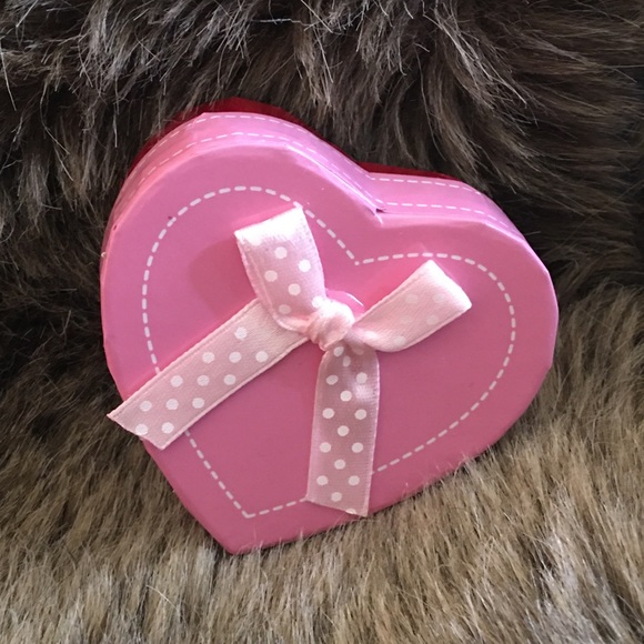 Ladies valentine silver plated heart pendant on chain NIB - Picture 2 of 9